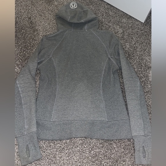 Lulu Lemon Jacket 🍋🍋 - Picture 1 of 4